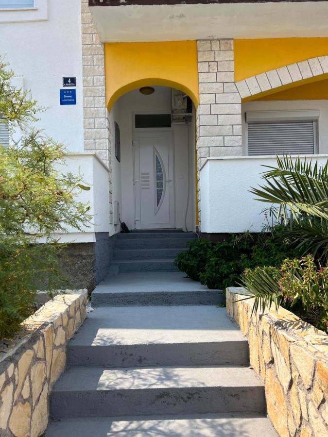 Apartment Vujcic Donji Okrug  Esterno foto