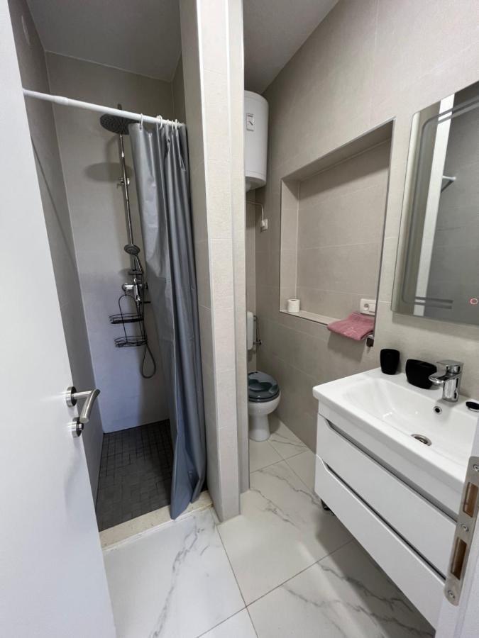 Apartment Vujcic Donji Okrug  Esterno foto